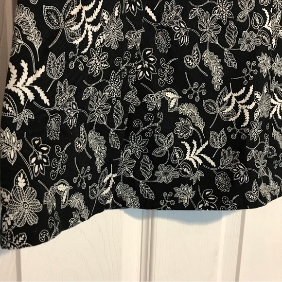 2 for $20 mac & jac. A-line skirt. Black and White Floral - Picture 5 of 11